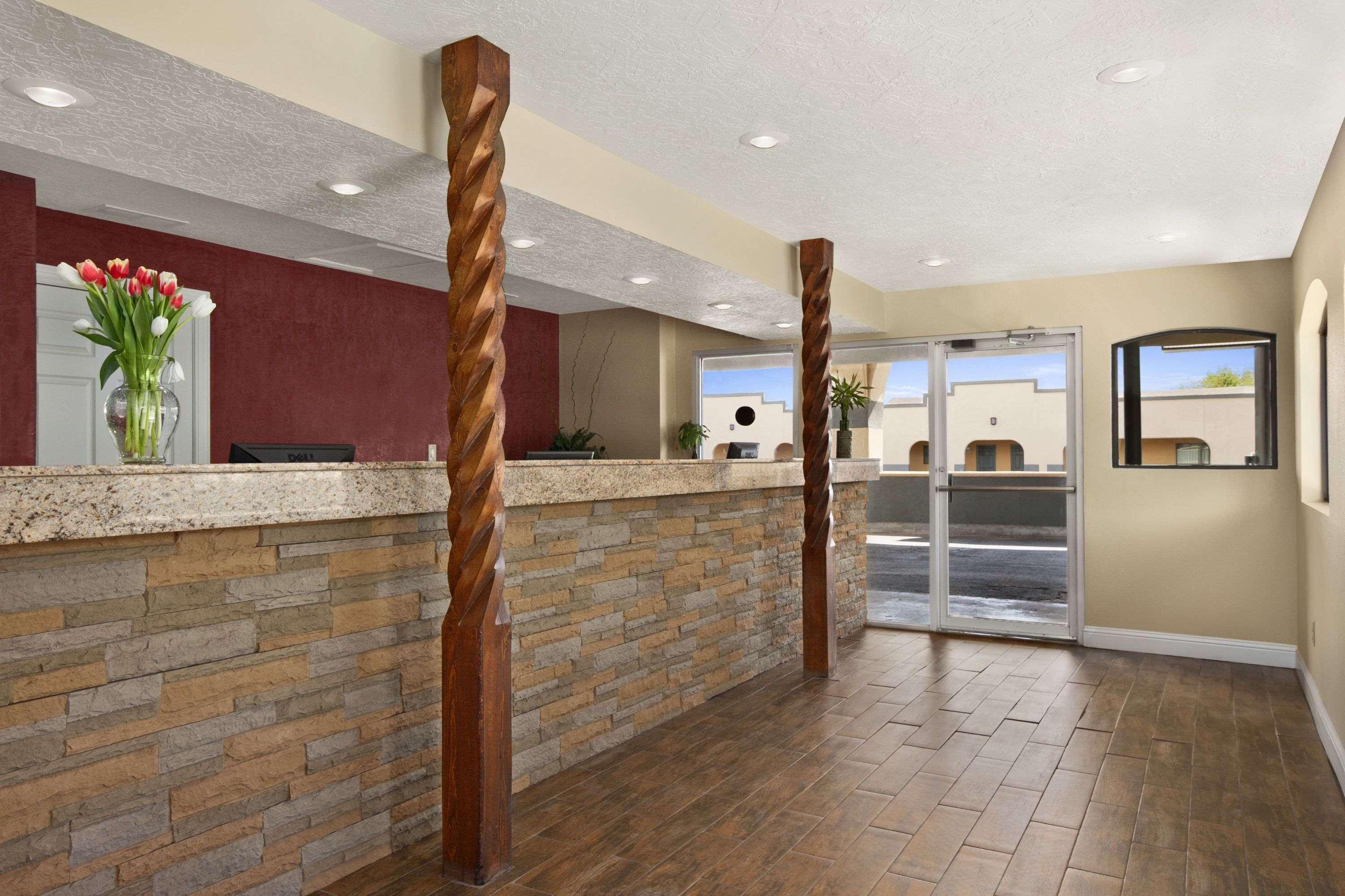 Travelodge By Wyndham Clovis Exterior photo