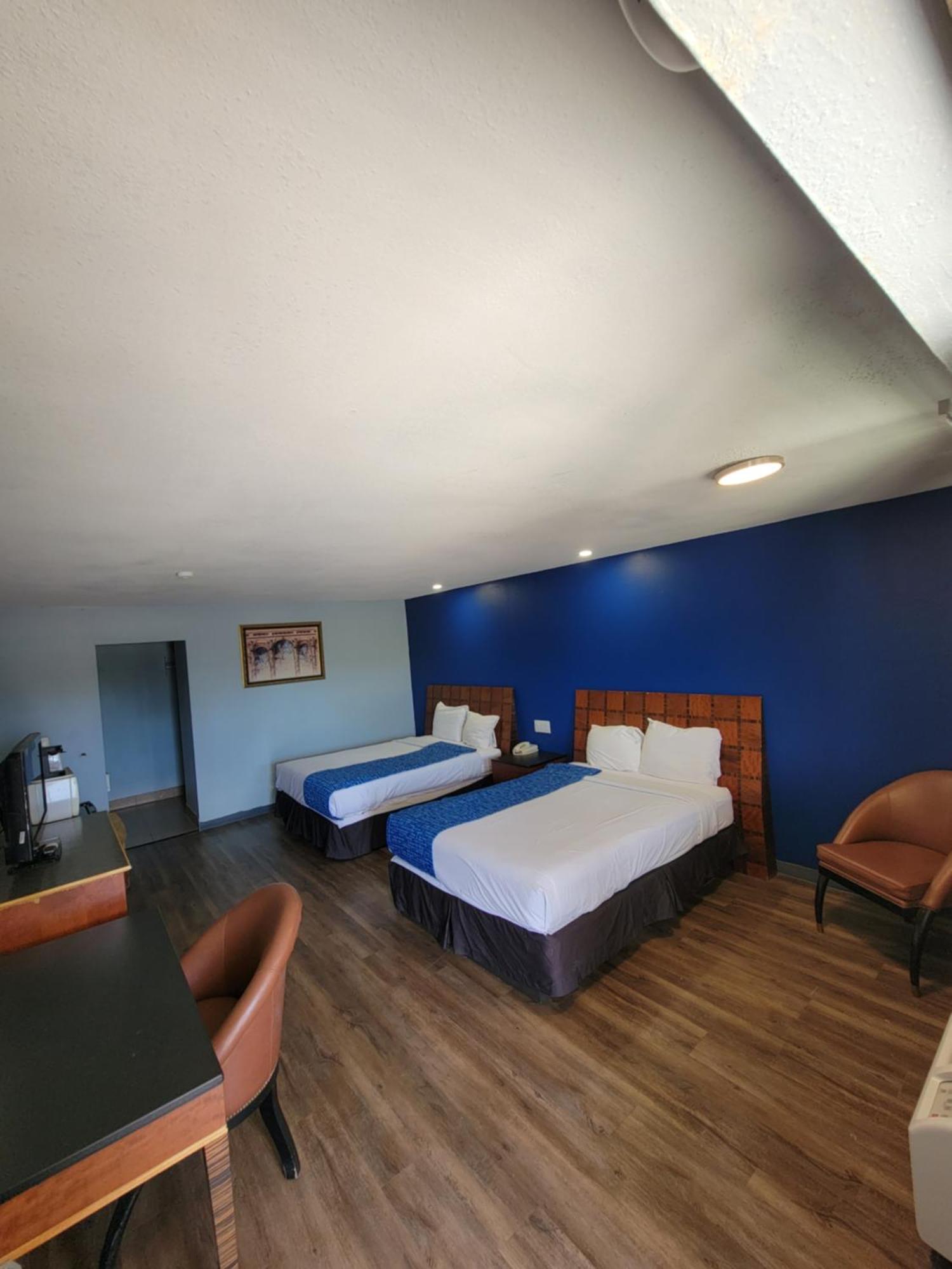 Travelodge By Wyndham Clovis Exterior photo