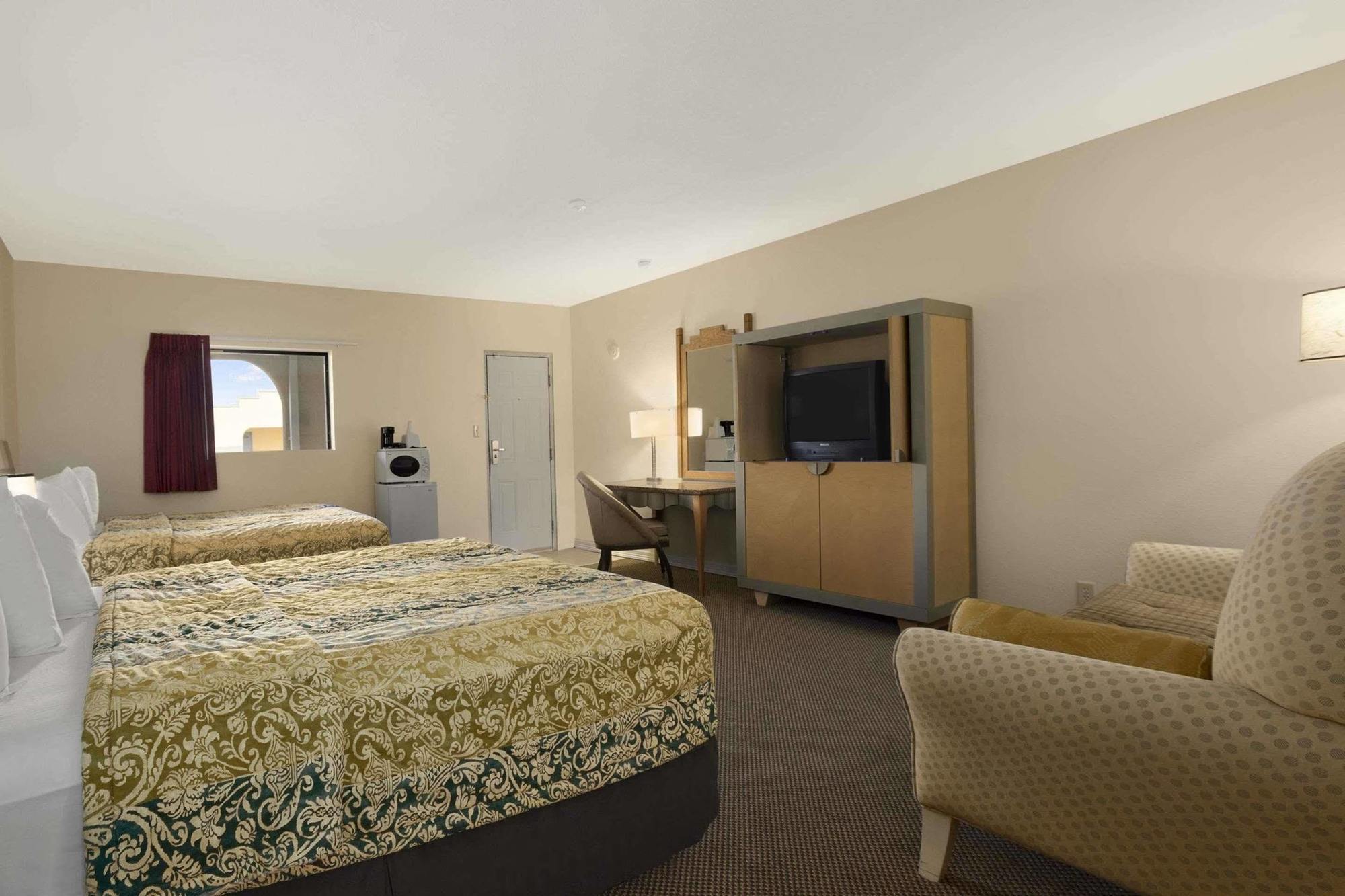 Travelodge By Wyndham Clovis Exterior photo