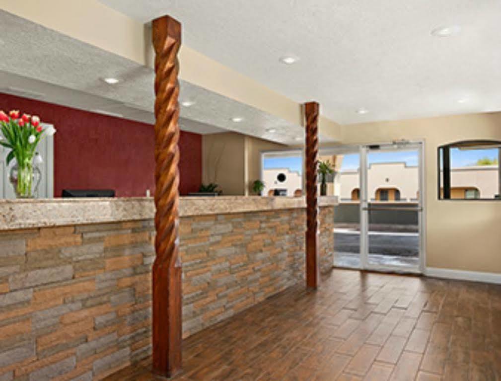 Travelodge By Wyndham Clovis Exterior photo